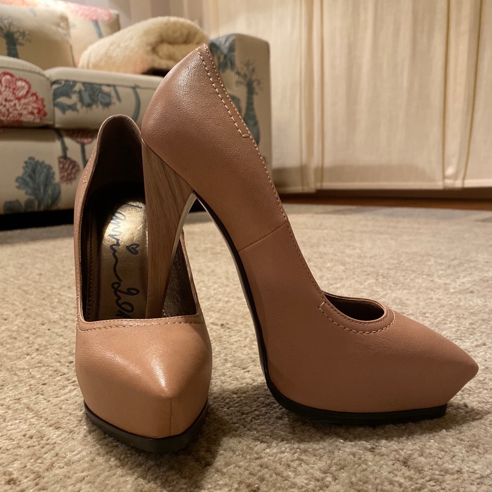 Lanvin nude pumps
